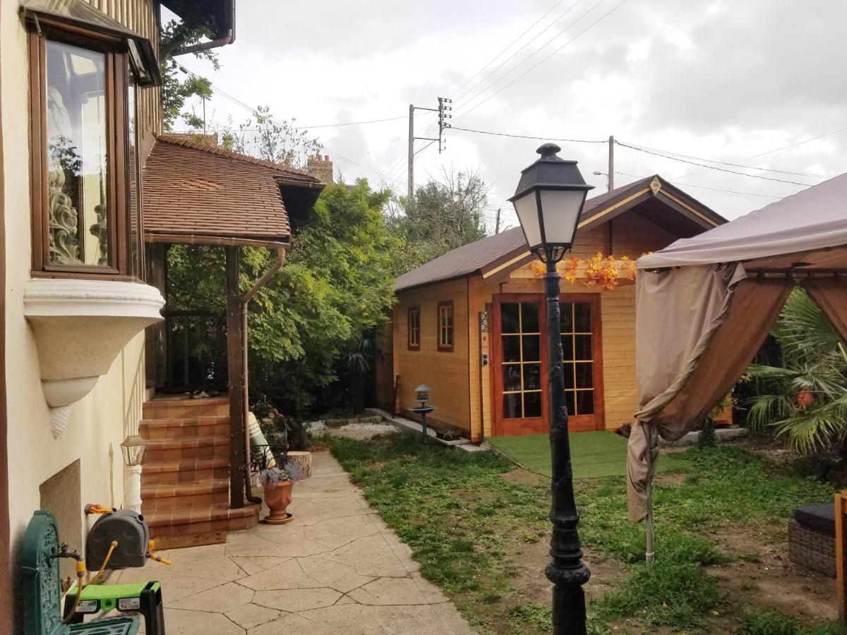 Normandy Cottage Gagny Екстериор снимка
